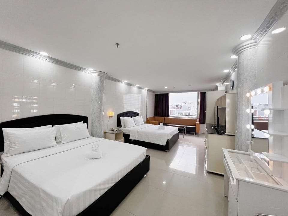 Property building, Bed, Bedroom