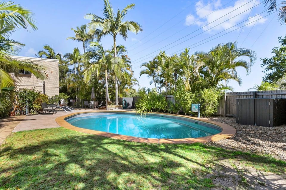 Swimming pool, Swimming pool