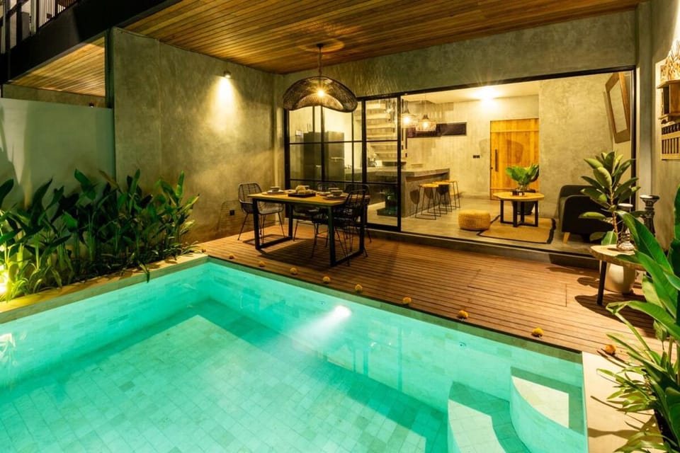 Patio, Pool view, Swimming pool