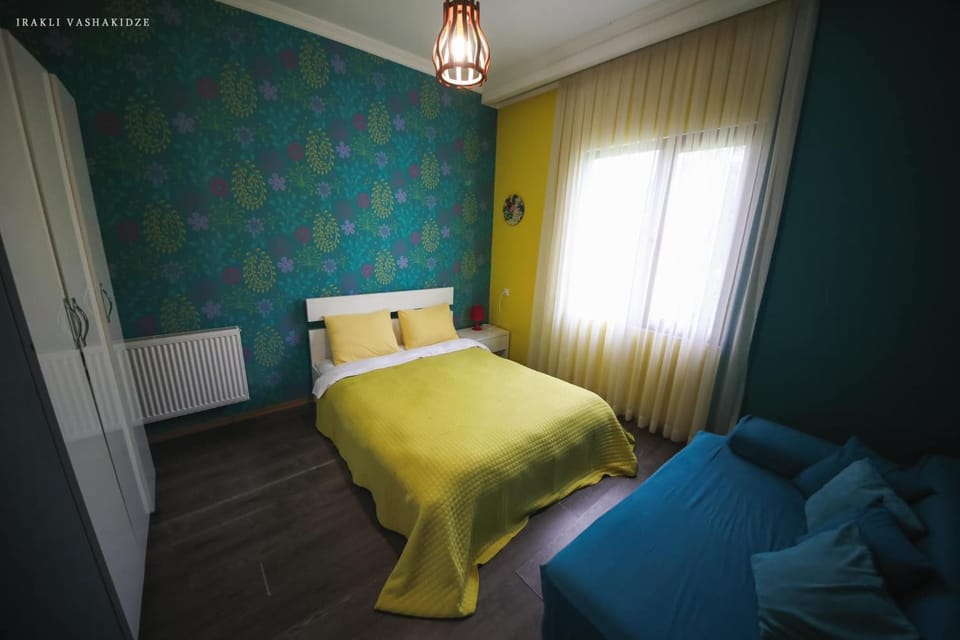 Bed, Living room, Photo of the whole room, Seating area, Bedroom