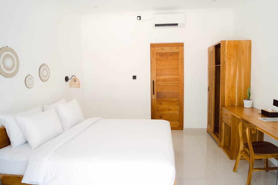 Bed, Photo of the whole room, Bedroom, wardrobe, air conditioner