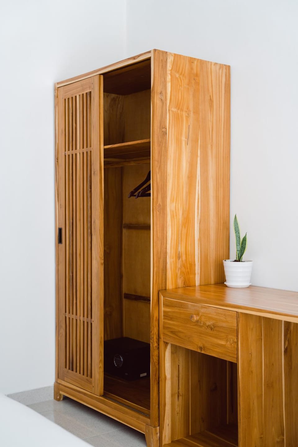 wardrobe