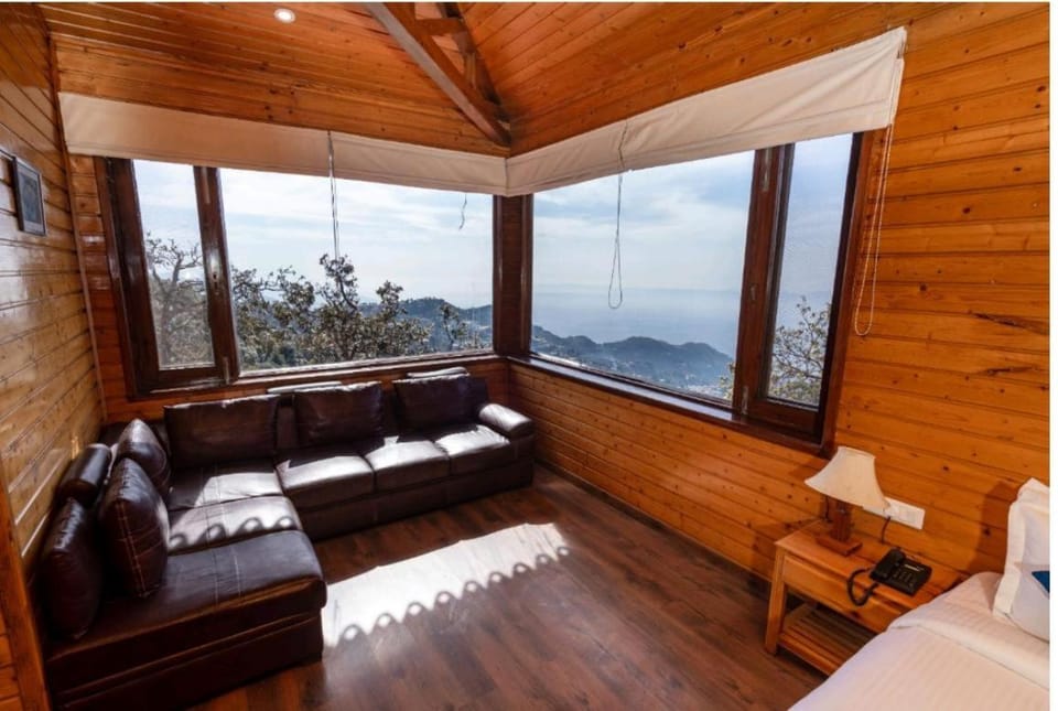 Bed, Natural landscape, Living room, Photo of the whole room, Seating area, Bedroom, Mountain view