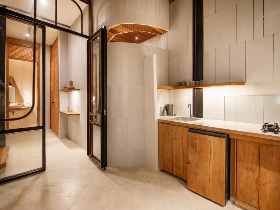 Modern 1-BR Loft with Art Deco Vibe Shared Pool Hotel in North Kuta