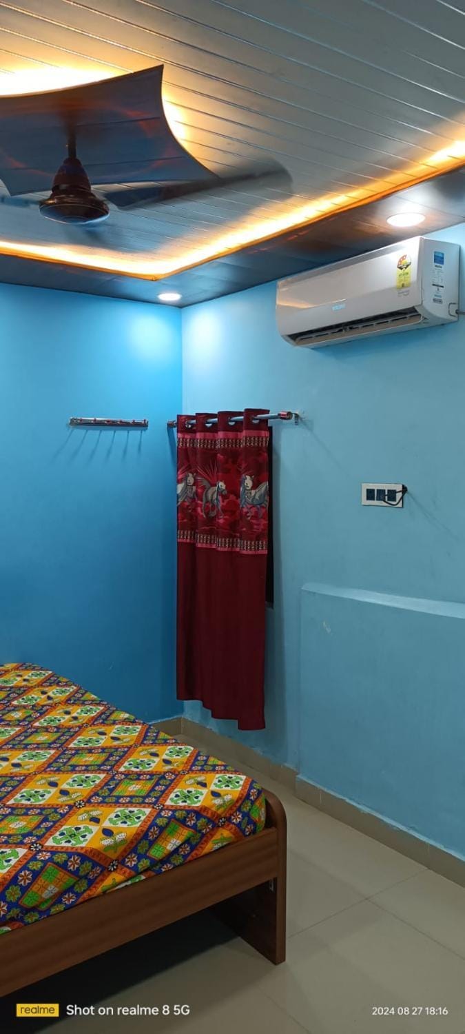 Shri narayan paying guest house Vacation rental in Uttar Pradesh
