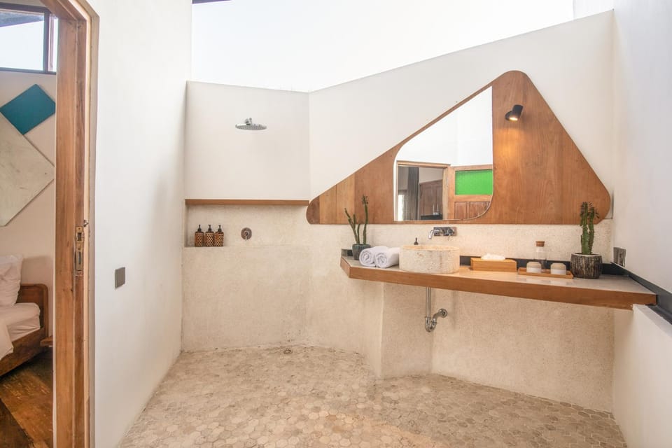 Elegant 1-BR Villa with Pool, 800m to Echo Beach House in North Kuta