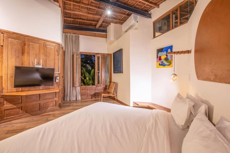 Elegant 1-BR Villa with Pool, 800m to Echo Beach House in North Kuta