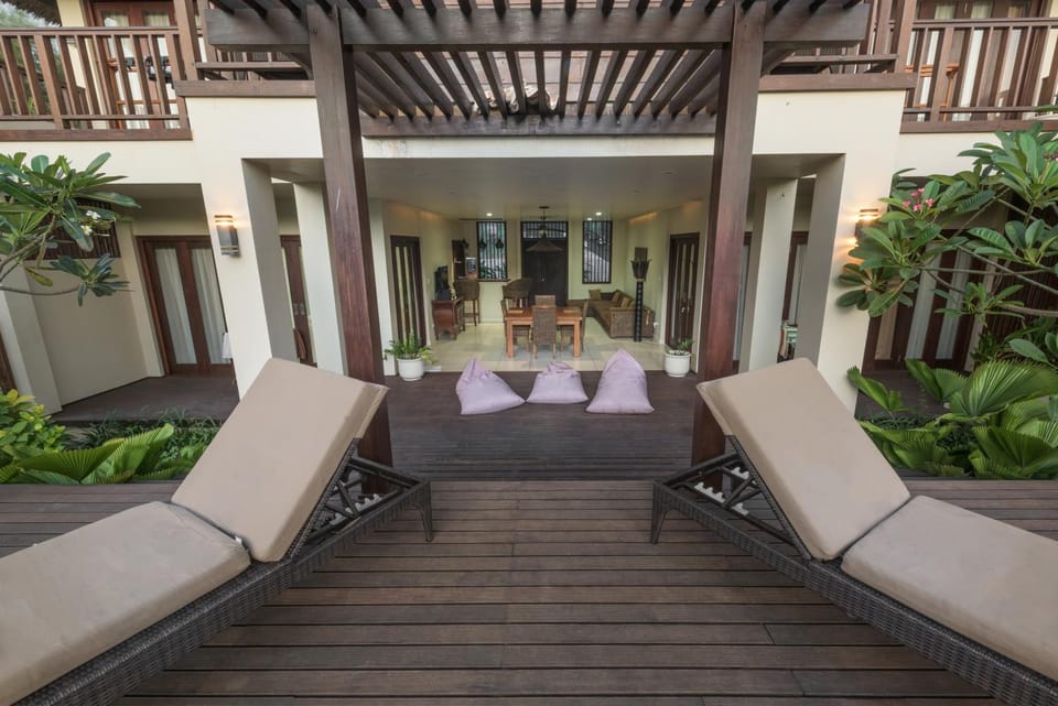 Patio, View (from property/room), Balcony/Terrace, Decorative detail, Seating area, Garden view, Area and facilities