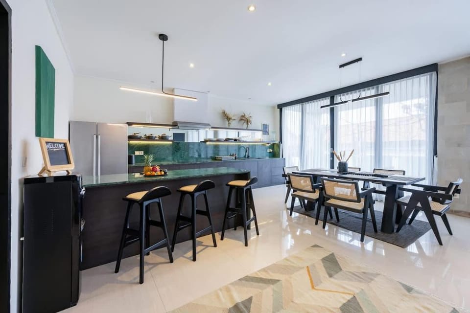 Damai Suite Relax & Comfort in Canggu 3BR Apartment in North Kuta