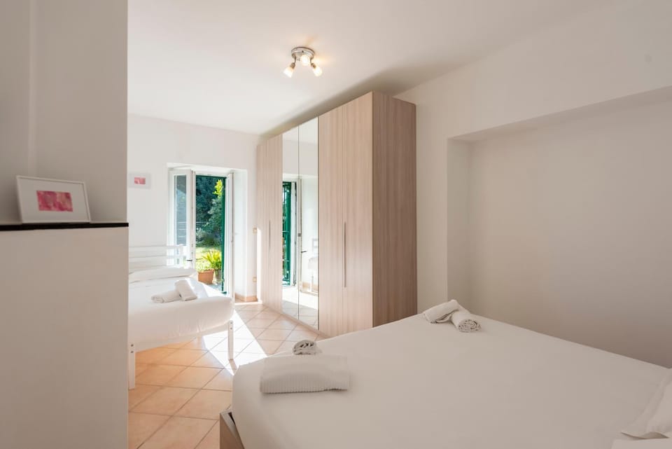 Bed, Bedroom, Garden view, wardrobe