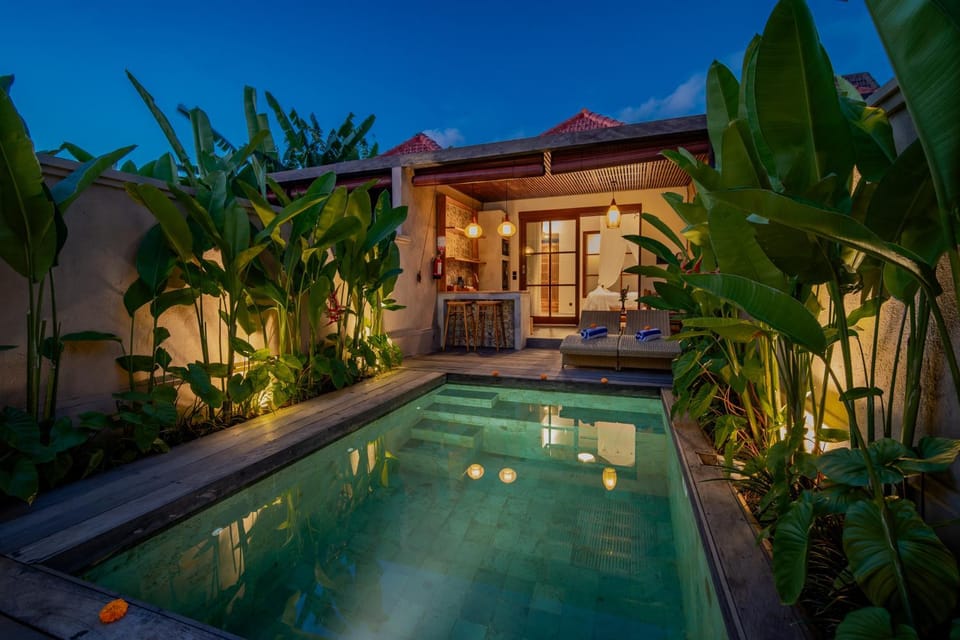 Property building, Night, Garden, Garden, Garden view, Pool view, Swimming pool