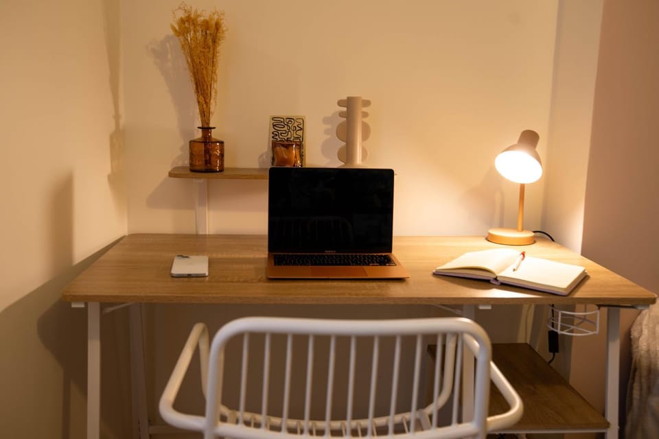 TV and multimedia, Living room, Seating area, internet