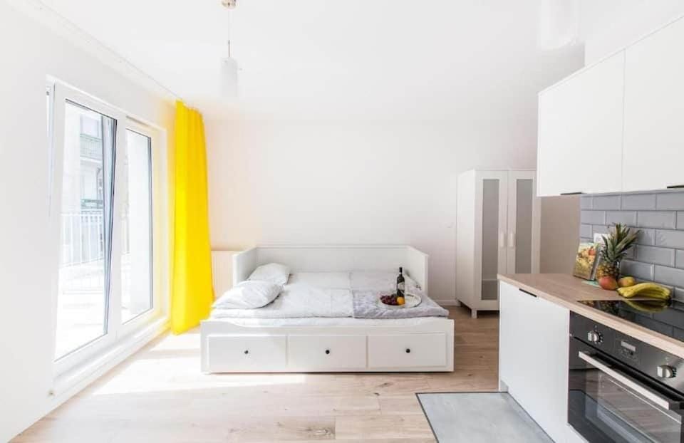 Yellow Apartment Apartment in Wroclaw