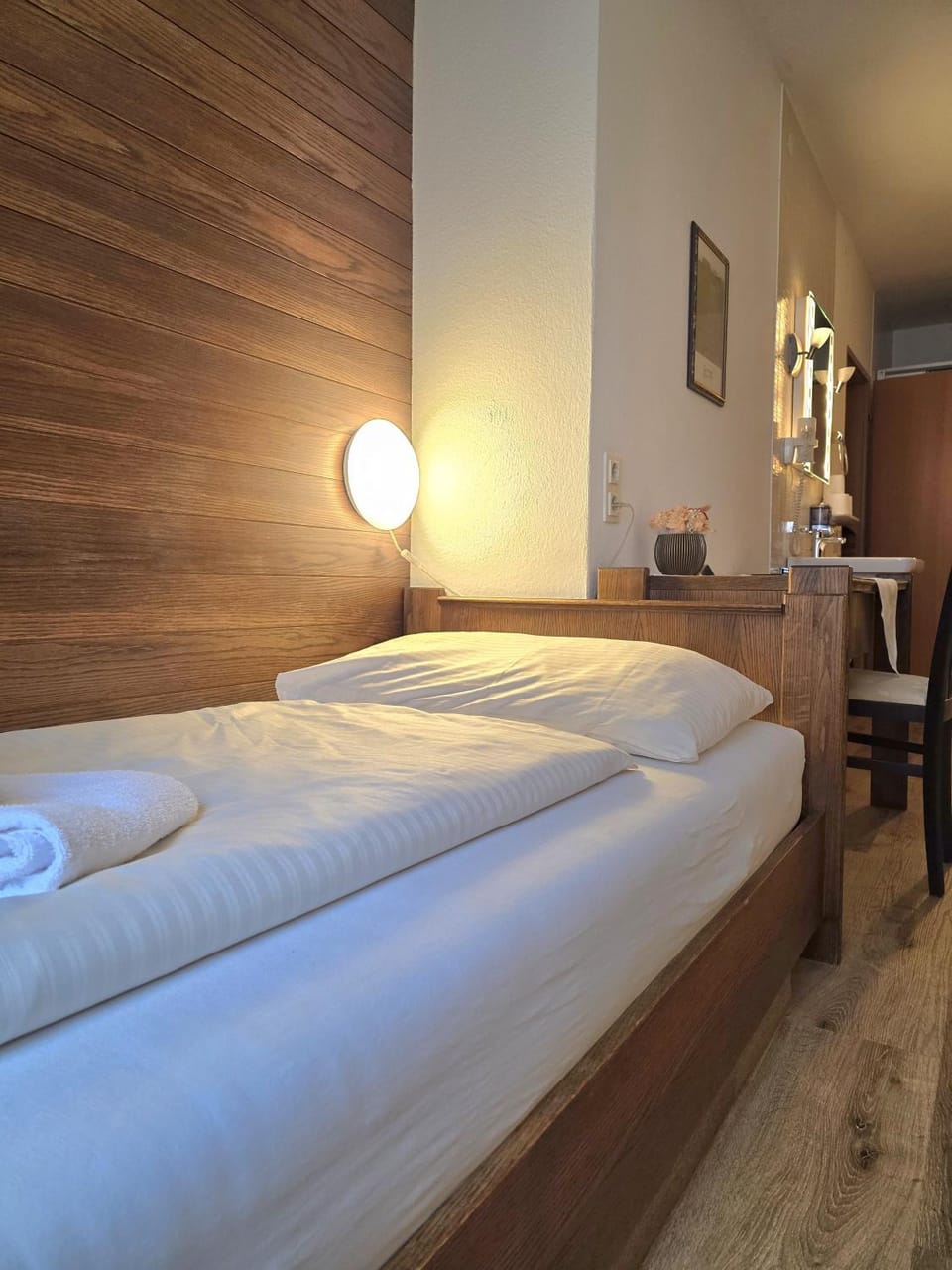 Bed, Photo of the whole room