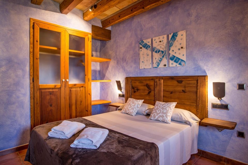 Property building, Living room, Bedroom