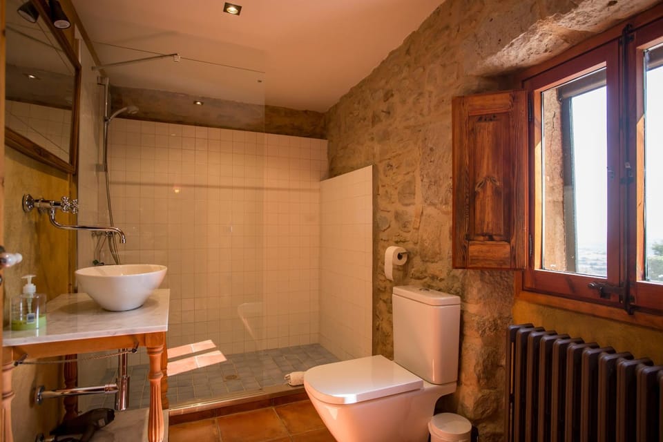 Bathroom, Living room