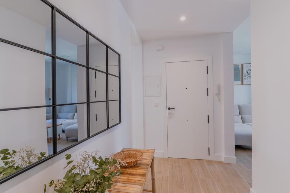 Suite Leal 4 Rooms Apartment in Granada