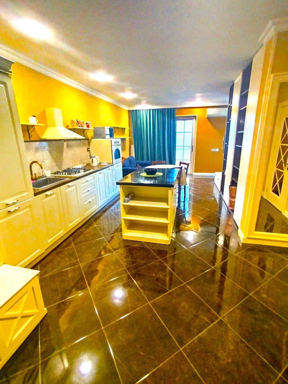 Kitchen or kitchenette, Living room, Seating area, Dining area, minibar, oven