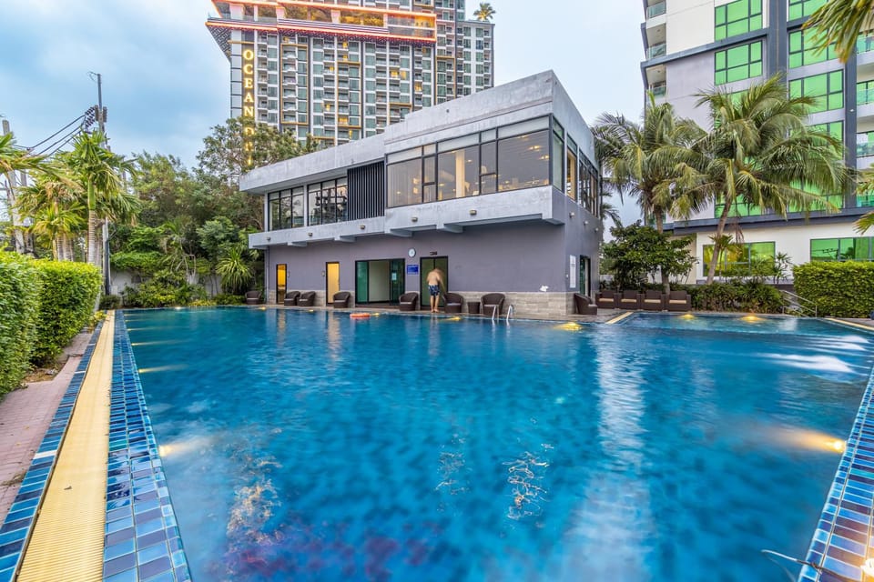 Dusit Grand Condo View Apartment in Pattaya City