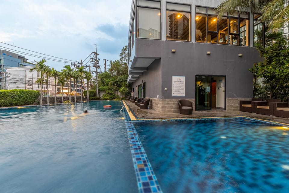 Dusit Grand Condo View Apartment in Pattaya City