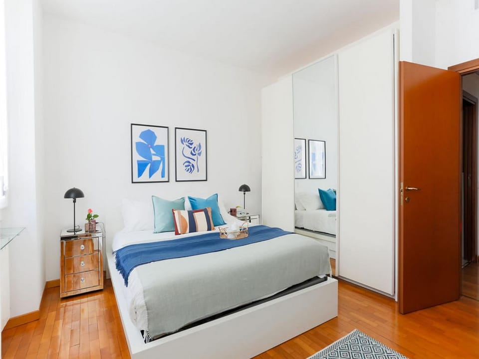 Bed, Photo of the whole room, Bedroom, wardrobe