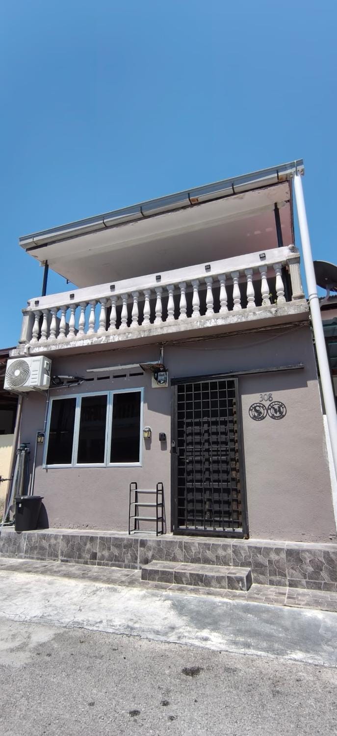 Sun & Moon Homestay House in Port Dickson
