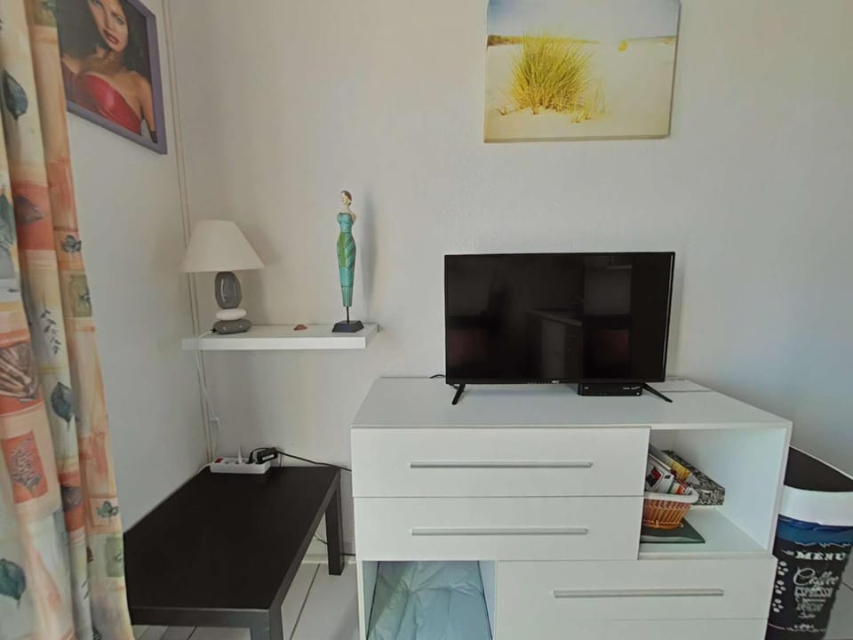 Appartement Studio cabine 2 couchages PORT LEUCATE NATURISME PL010-1407 Cabin in Leucate