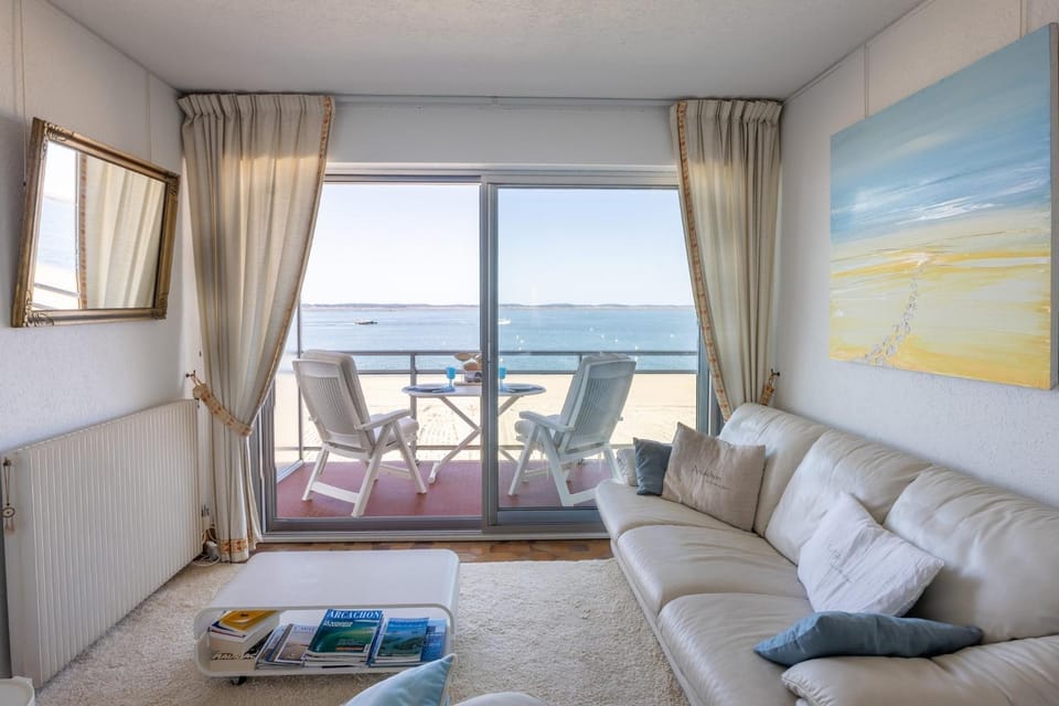 Living room, Sea view