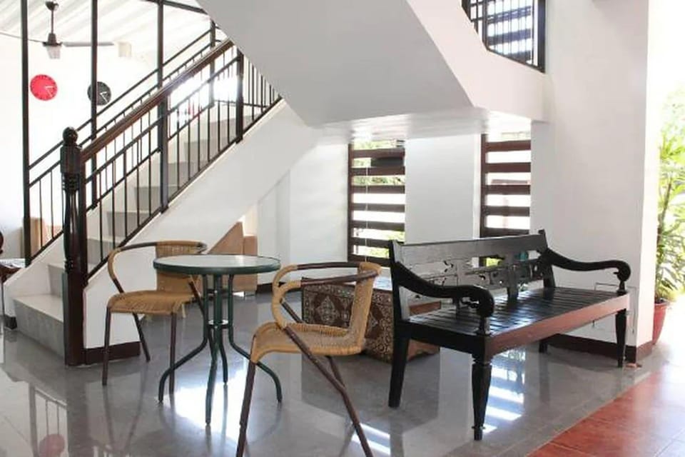 Seating area, Dining area, Breakfast