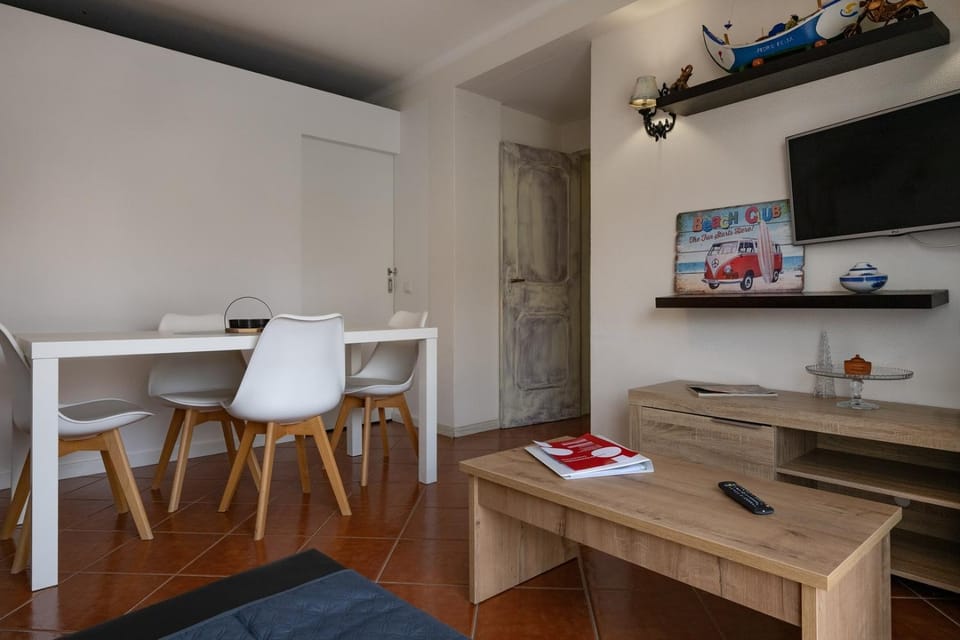 TV and multimedia, Dining area
