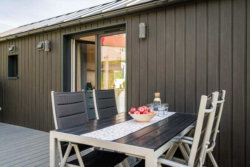 Property building, Patio, Day