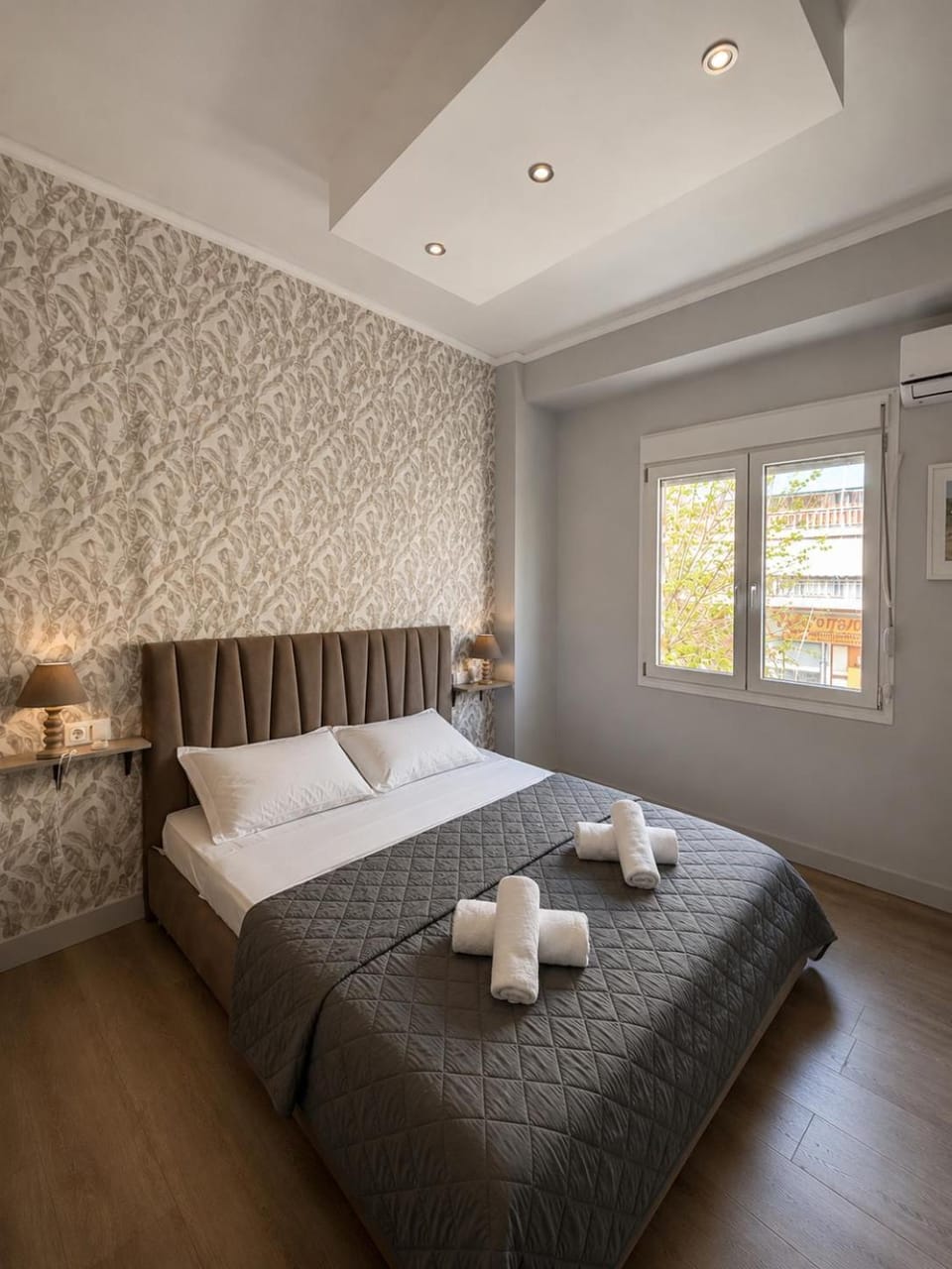 Bed, Photo of the whole room, Bedroom, towels