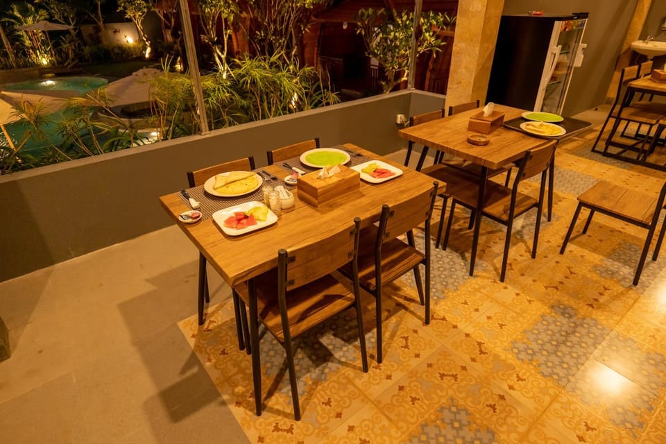 Restaurant/places to eat, Food and drinks, Banquet/Function facilities, Dining area, Food, Drinks