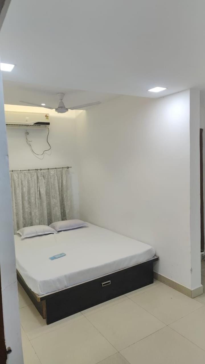Cozy 1BHk with Stunning Riverview Apartment in Pune