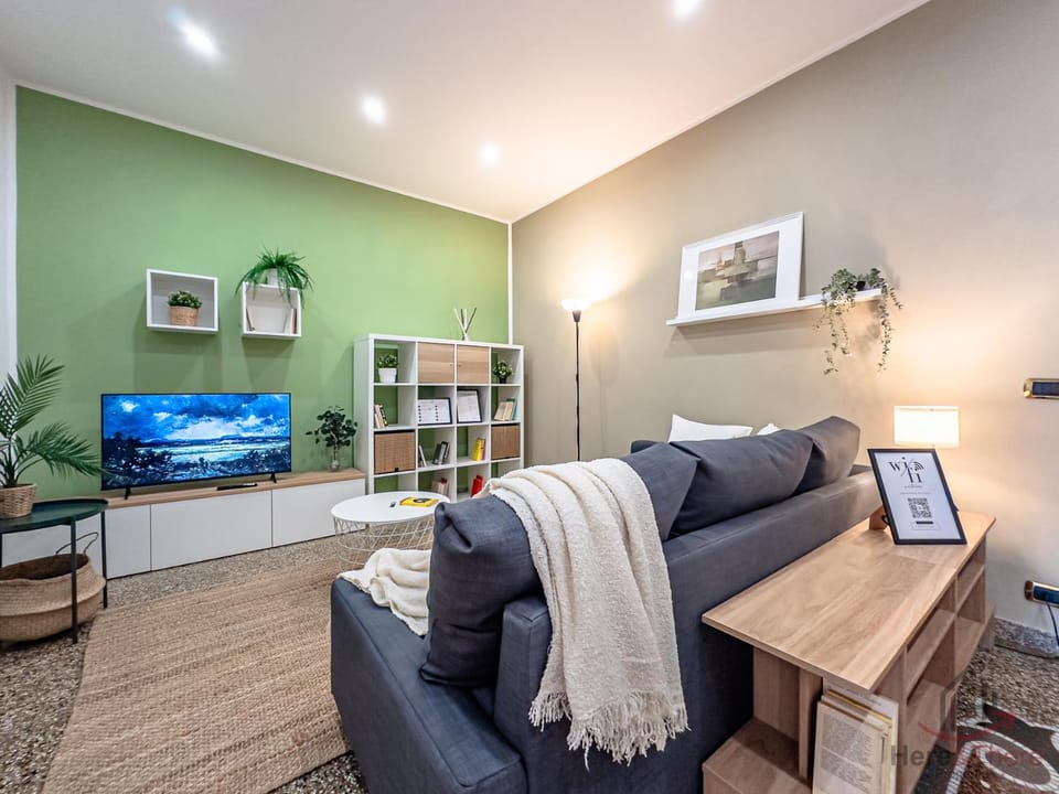 Communal lounge/ TV room, TV and multimedia, Living room