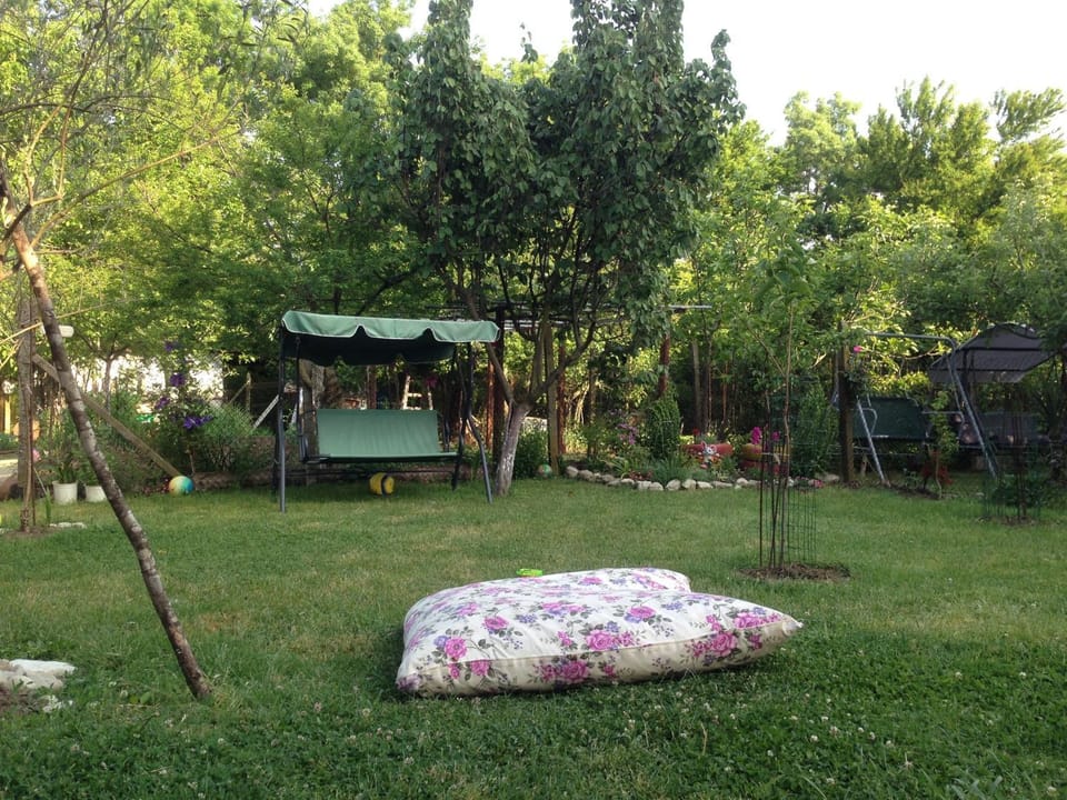 Guest House Kostadinovi Bed and Breakfast in Burgas Province