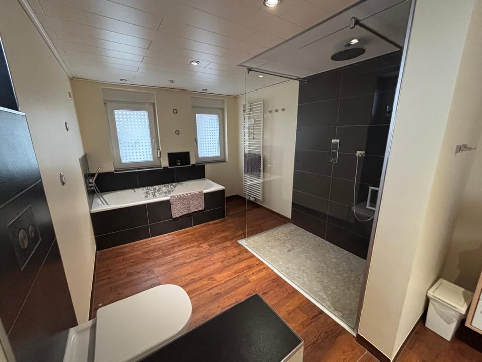 Shower, Bath