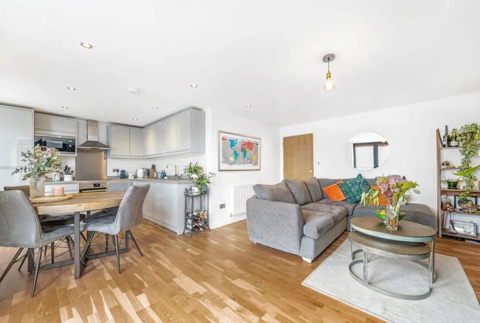 Dillion WO 3 Apartment in London Borough of Southwark