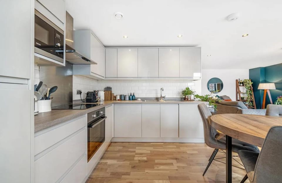 Dillion WO 3 Apartment in London Borough of Southwark