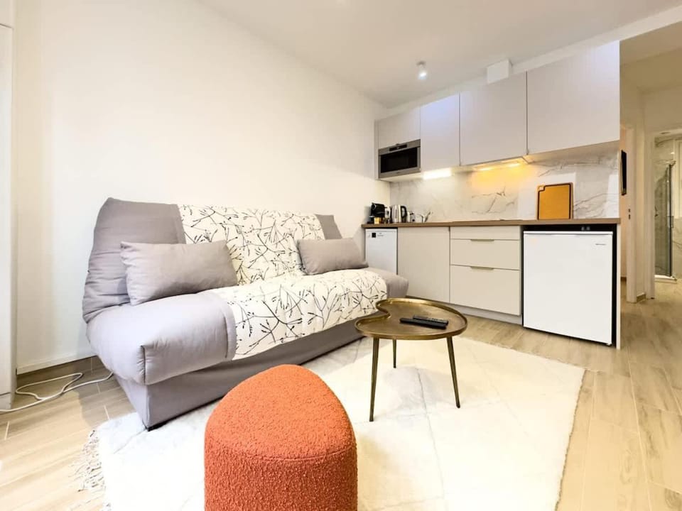 Montparnasse - 1BR Apartment in Paris