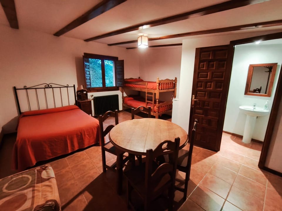 Casa Rural Fausto Camping Cerca de Dinópolis House in Aragon