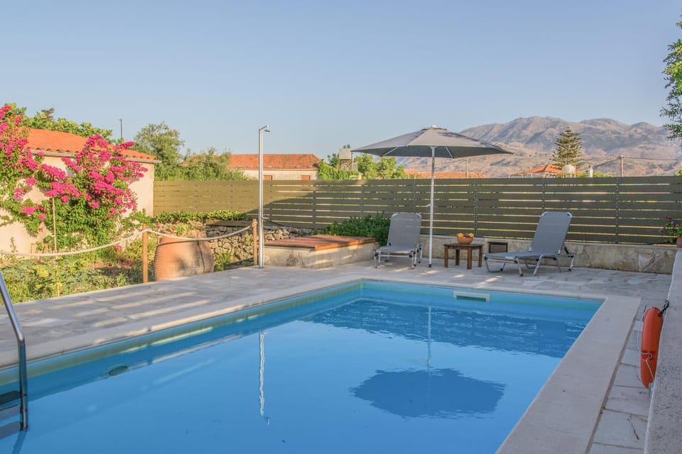 Mountain view, Swimming pool, Swimming pool