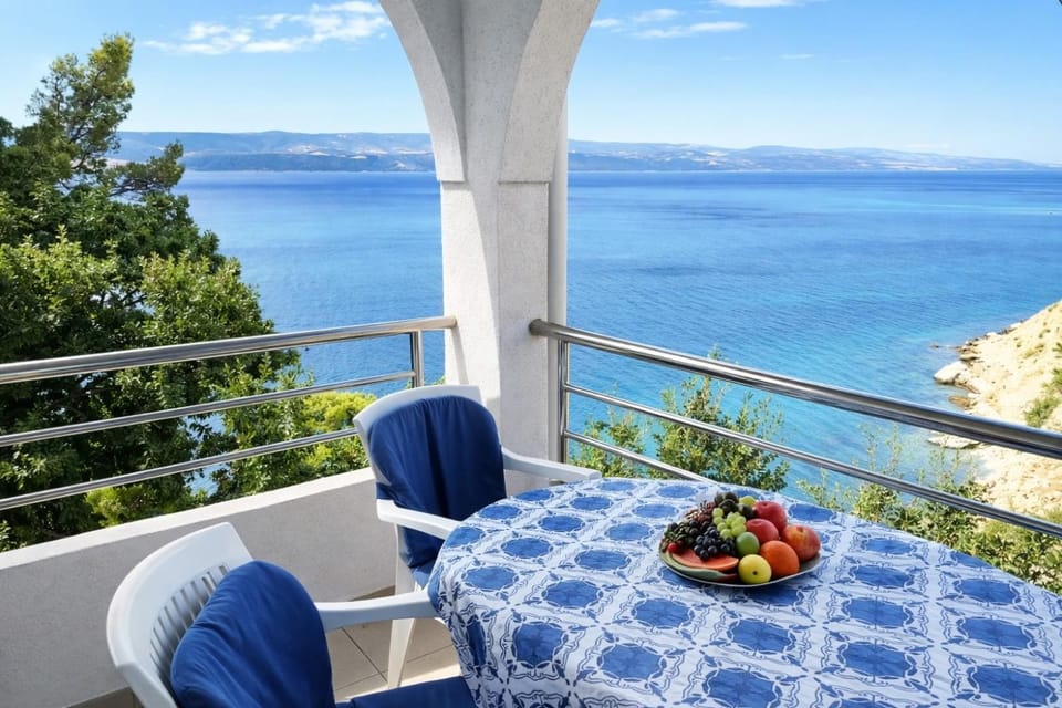 Apartment Complex in Lokva Rogoznica Bed and Breakfast in Split-Dalmatia County