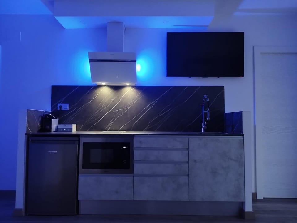Kitchen or kitchenette, oven