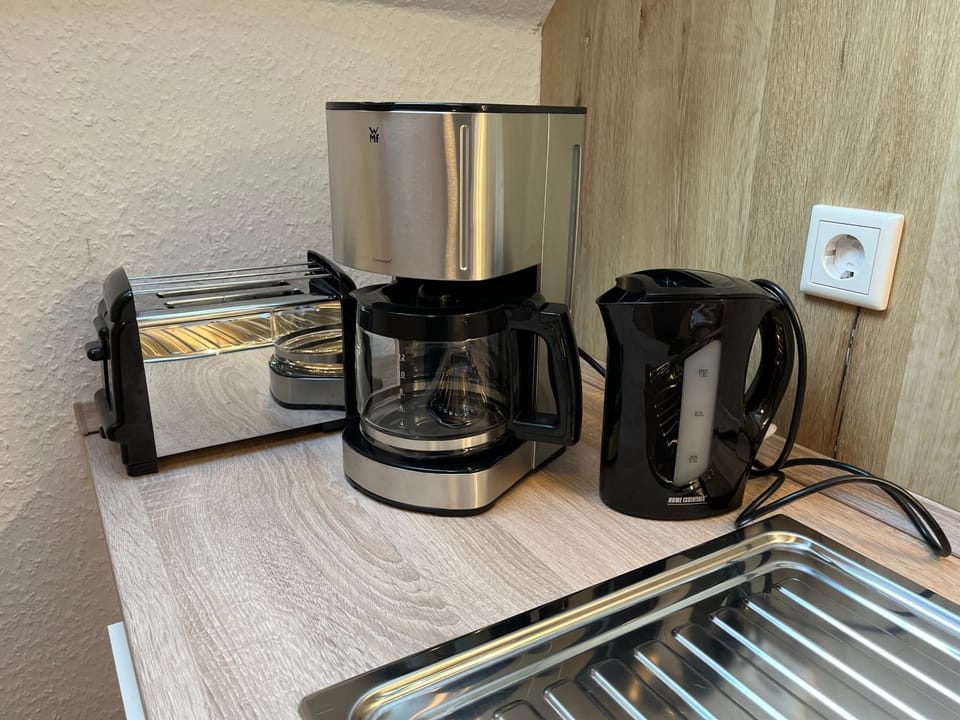 Coffee/tea facilities, toaster