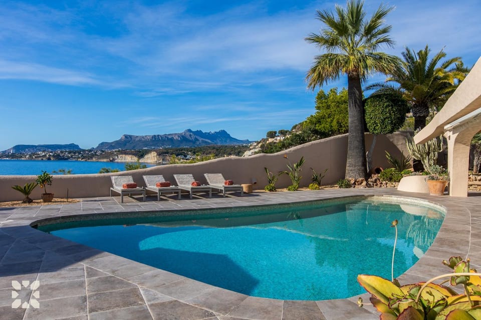 Patio, Nearby landmark, Day, Natural landscape, Lake view, Mountain view, Pool view, Sea view, Swimming pool, sunbed