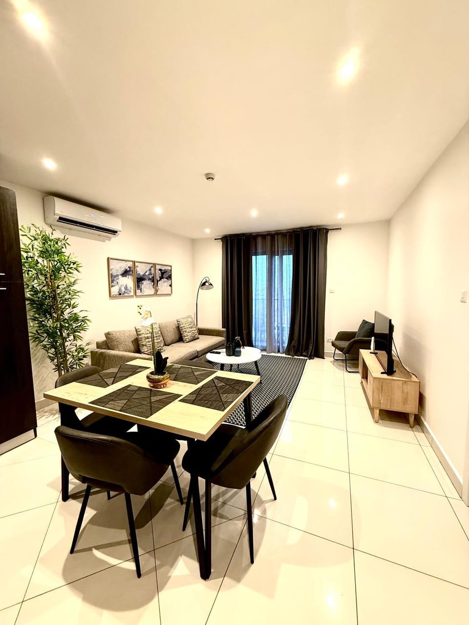 Photo of the whole room