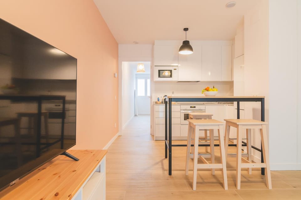 Kitchen or kitchenette, Living room, Dining area, microwave