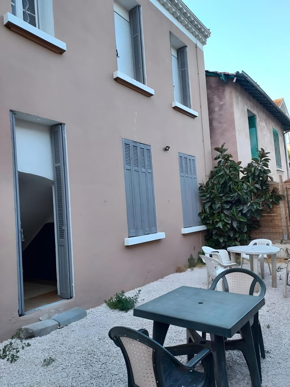 Property building, Living room