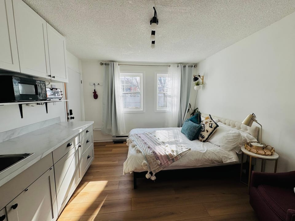 Bed, Kitchen or kitchenette, Photo of the whole room, Bedroom